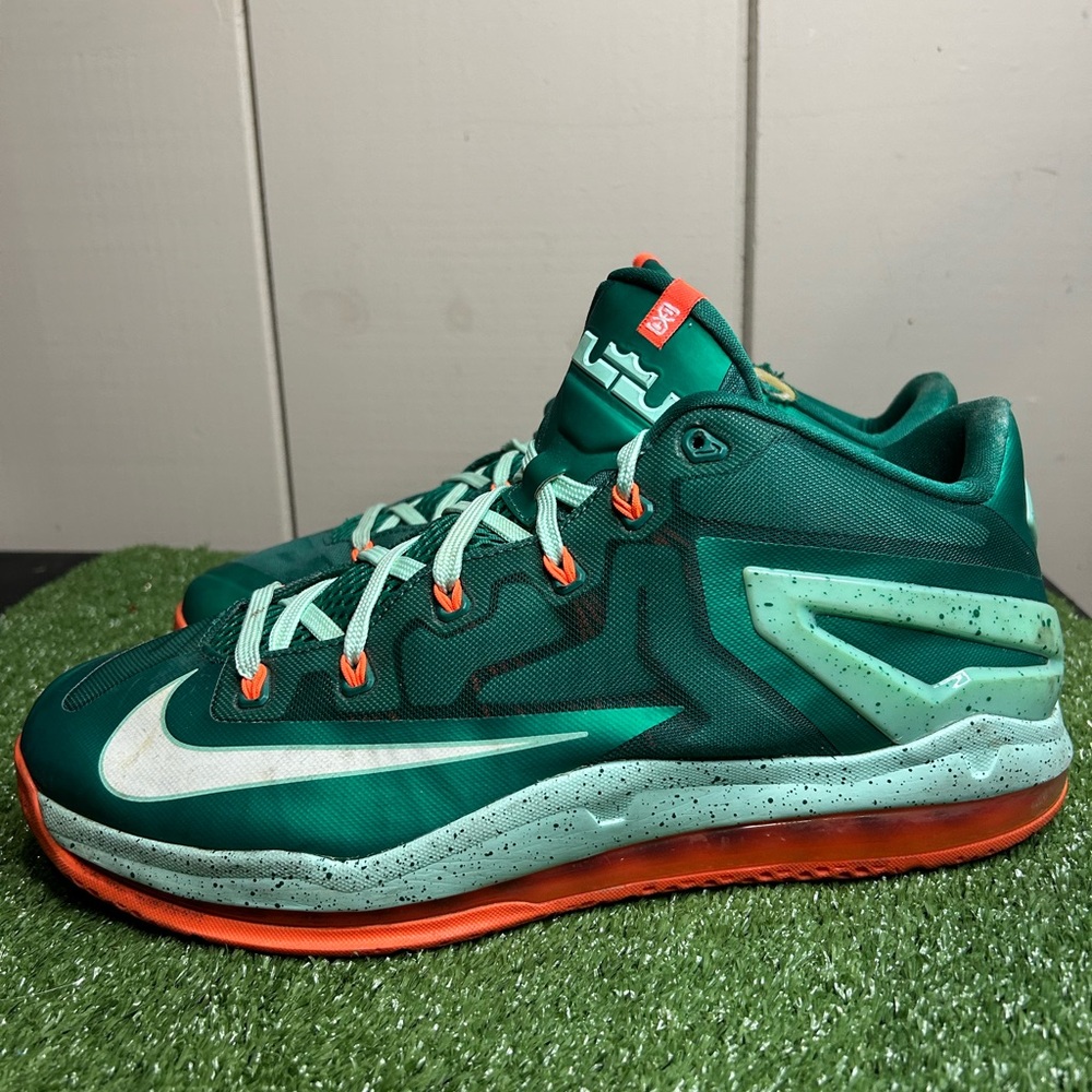 Size 12M- Nike LeBron 11 Low
Biscayne / Miami Hurricanes